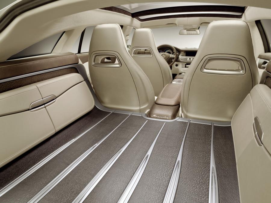  Mercedes-Benz Shooting Break Concept 2010 года  (фото 30 из 65)